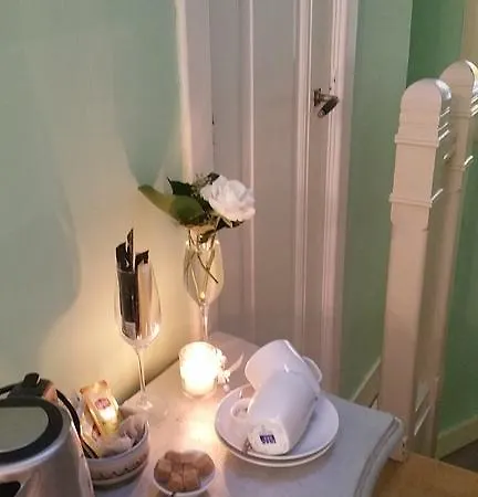 לינה וארוחת בוקר Romantic